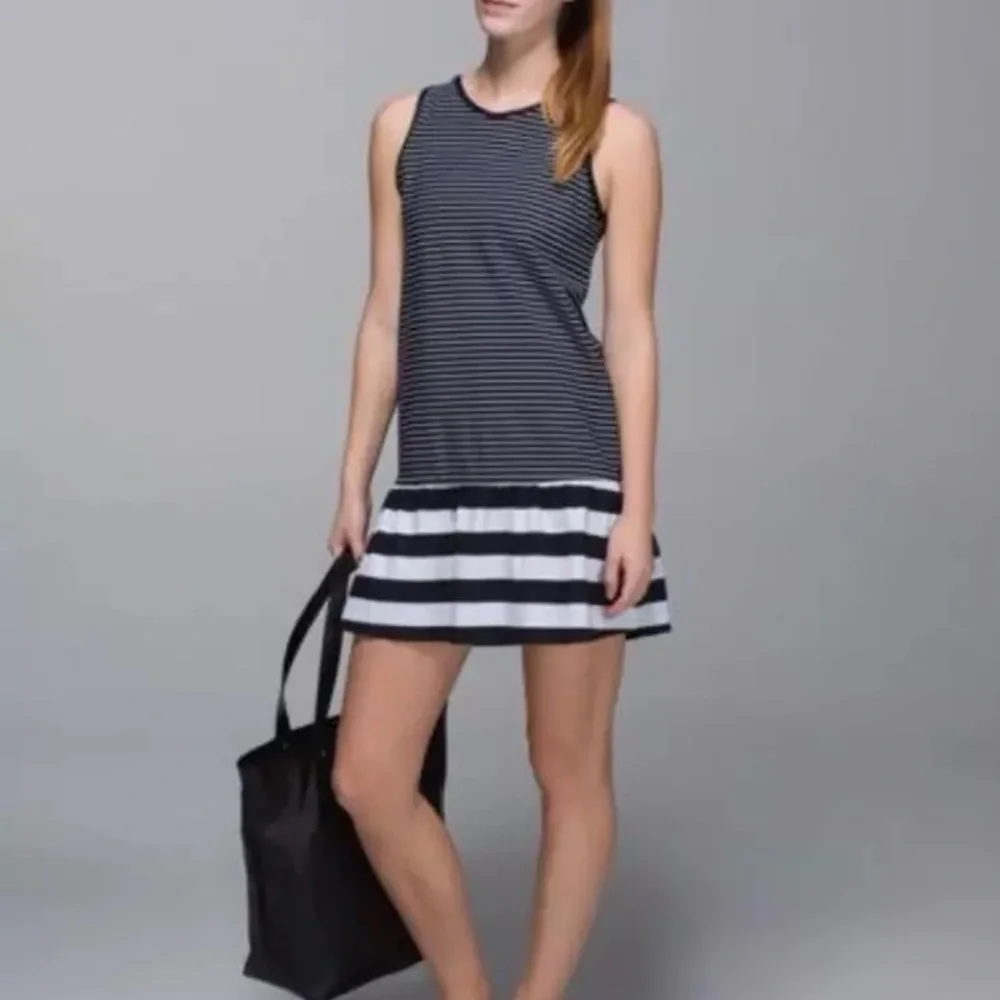 Lululemon Womens Both Ways Dress Size Stripe Black Reversible 6? Sleeveless - Picture 2 of 13